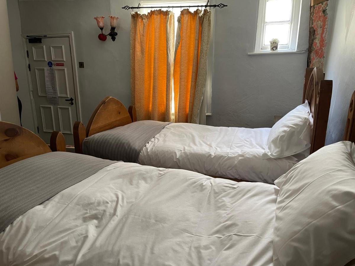 Golden Fleece York Hotel Bagian luar foto