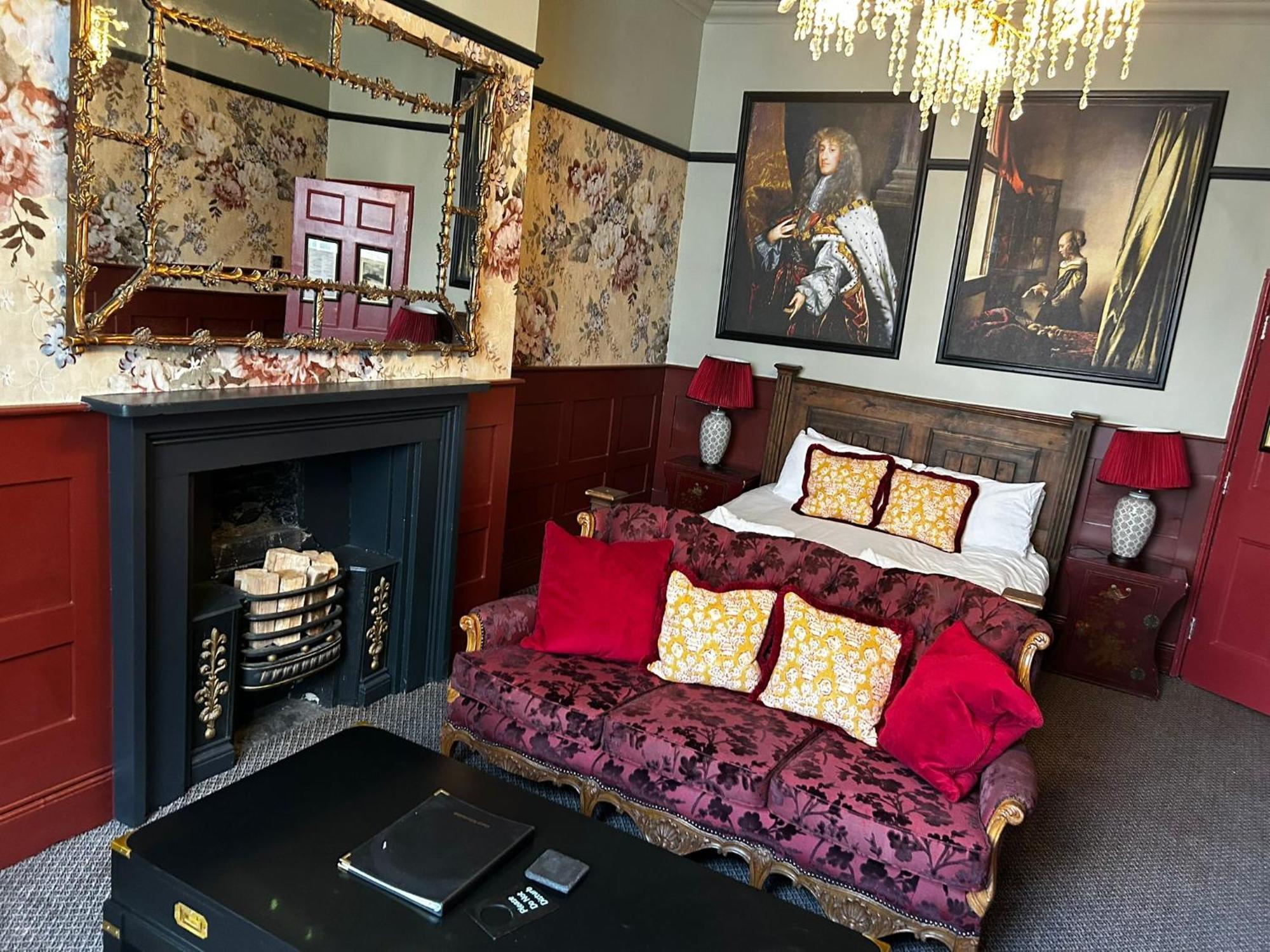 Golden Fleece York Hotel Bagian luar foto